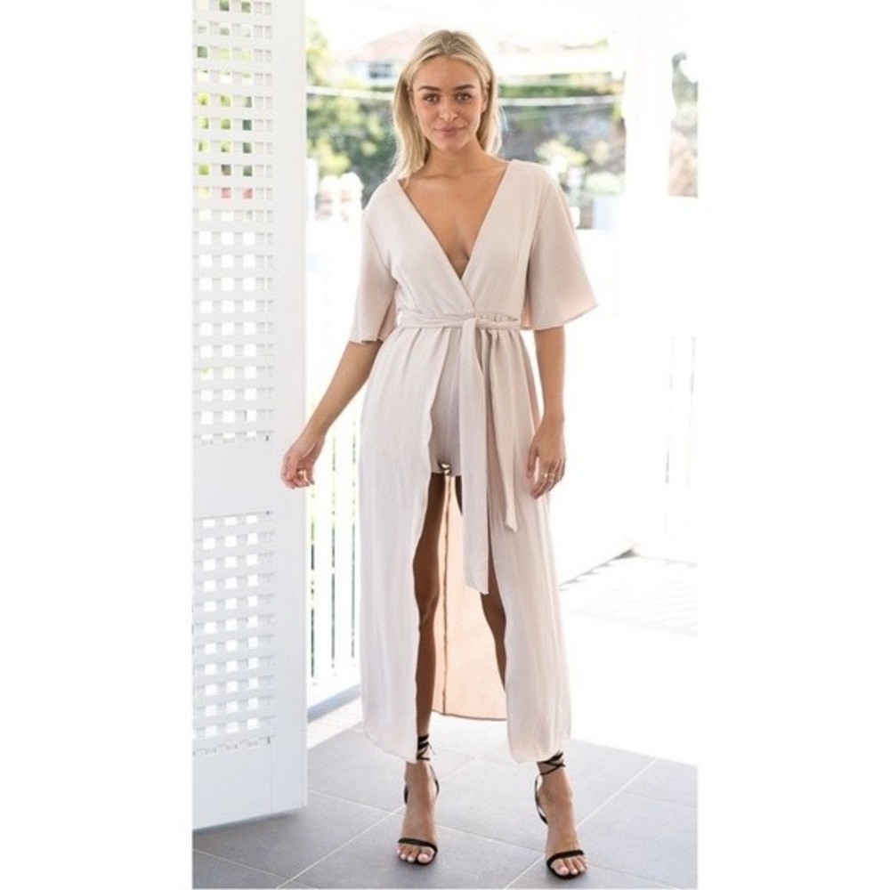 Mura Boutique Chic Cream Beige Playsuit Romper in Size Medium